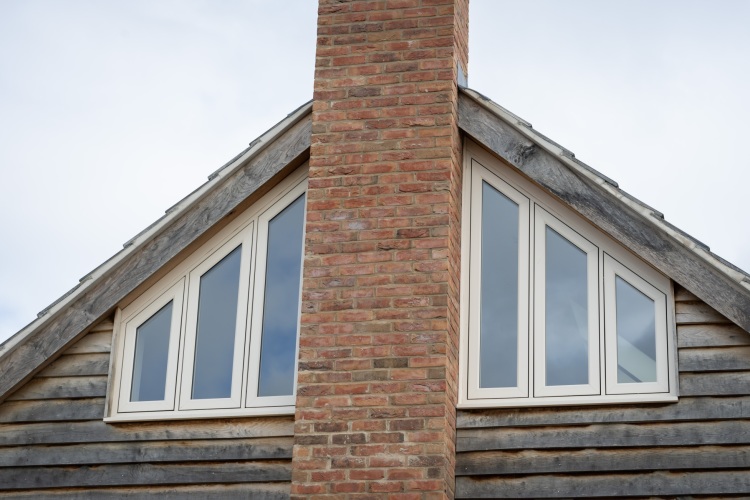 Charm At The Farm – Plus Modern Performance Of Course